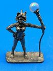 Figurine vintage Warrior Princess avec bâton et étain cristal 3"