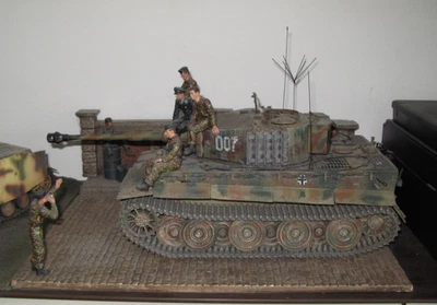 Forces of Valor Tiger 1 late version von Michael Wittmann 1 :16 - Bild 1 von 4