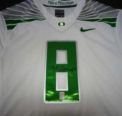 SALE! Oregon Ducks Marcus Mariota Auto Signed White Nike Jersey Size M MM Holo - Image 1 of 4