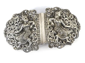 LARGE ANTIQUE INDIAN SILVER ENGRAVED BELT BUCKLE - 13.5cm, 99g - Picture 1 of 3