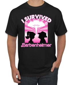 Camiseta gráfica para hombre Pink Barbenheimer I Survived Pop Culture - Imagen 1 de 11