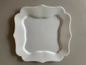 Weiße blickdichte Glas Servierplatte - geschwungene Kanten - quadratisch - Bild 1 von 2
