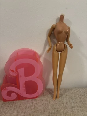 #1290 Barbie Secrets Beauty 1979 body vintage Mattel - Photo 1/4