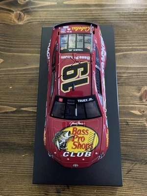 Bajo Martin Truex Jr 2024 Pro Shops Legacy 1:24 Foto 1 de 4