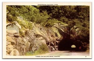 Tunnel auf Skyline Drive Virginia Shenandoah Nationalpark langsames Schild Felswand - Bild 1 von 2