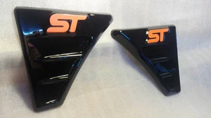 FORD FOCUS MK 2 ST Style WING VENTS ABS - PLASTIC NEW!Tuning /ORANGE LOGO/ - Picture 1 of 3