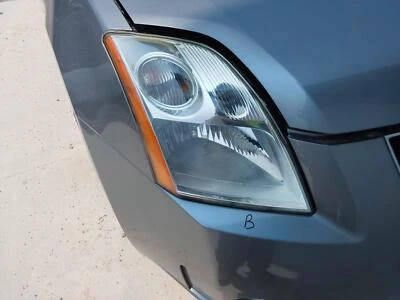 Used Right Headlight Assembly fits: 2009 Nissan Sentra 2.0L Right Grade B - Image 1 of 4