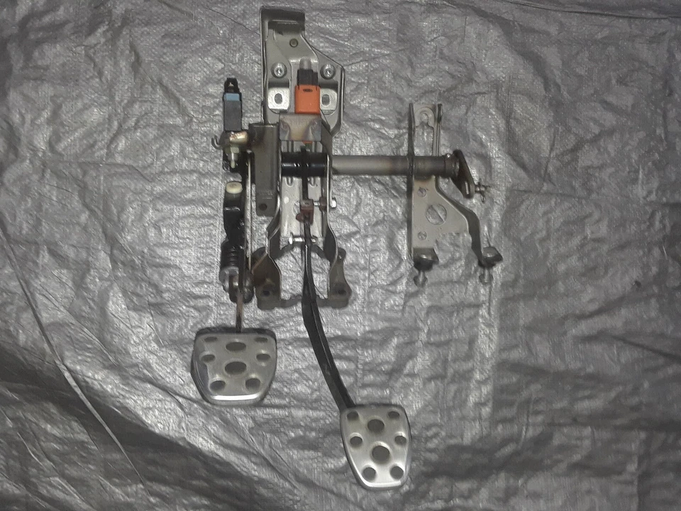 2015-2019 Subaru WRX STI Clutch Brake Pedal Assembly Factory OEM 15-19 16 17 18 Foto 1 de 1