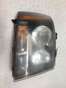 11 SUBURBAN 1500 Right Passenger Headlight -1 Tab Scratching - Picture 1 of 4