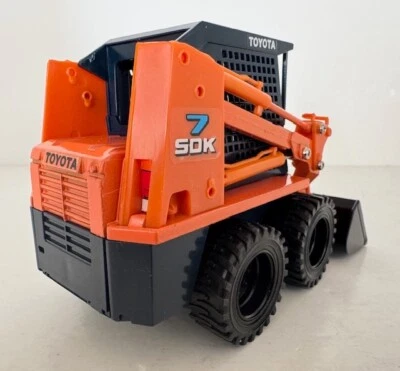 1:22 Toyota SDK7 Skid Steer Loader Diecast Model By Yonezawa Diapet ...RARE.... - Image 1 of 4