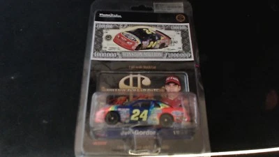 Acción Jeff Gordon Dupont Million Dollar Fecha 1997 Monte Carlo Modelo 1:64 Foto 1 de 4