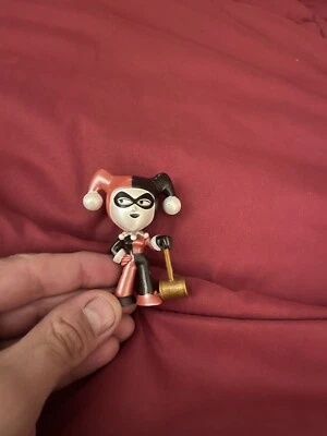 Figura Brillante Metálica Funko Mystery Minis DC Comics Villano Harley Quinn Foto 1 de 4
