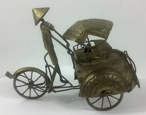 Vintage Metal Rickshaw Bike Cart with Rider Figurine Jakarta - Foto 1 di 6