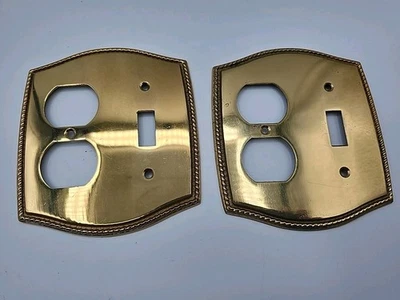 BRAINERD 2 Interruptor de luz única de latón macizo Cubierta de receptáculo dúplex Placa de pared Foto 1 de 3