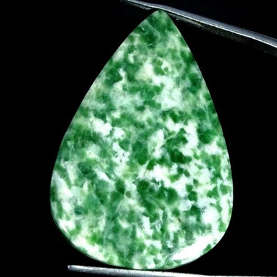 Piedra preciosa cabujón pera jade punto verde 100 % natural 39,00 quilates 26X38X4 mm Foto 1 de 4