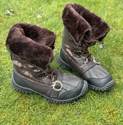 Vintage Unworn 🍎 Apple Bottoms Fur Chocolate Brown Sequin Buckle Faux Boots HTF - Image 1 of 4