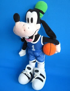 17" tall GOOFY dog BASKETBALL in OUTFIT soft toy DISNEY STORE DISNEYLAND PARIS - Picture 1 of 7