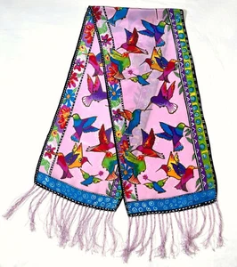 Laurel Burch Lavanda Rosa Seda Colibrí Bufanda Colorido Púrpura Rojo Flecos - Imagen 1 de 3