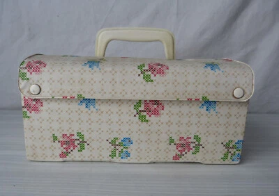 #Poupée - Doll / Vintage# Vanity Case / Valisette Miss Caroline (27,5x12,5x13cm) - Photo 1/4