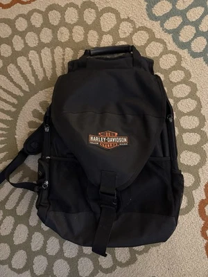 Mochila Harley Davidson para casco/portátil acolchado resistente, cremalleras NUEVA 21" Foto 1 de 4