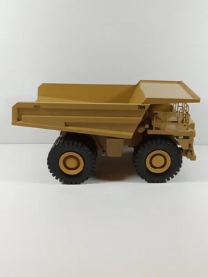 Caterpillar Cat 789 Off-Highway Dump Truck Conrad Models 2725 1:50 MB - Image 1 of 4