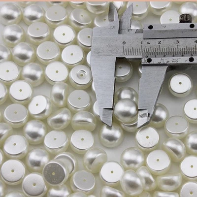 Brinco 50 miçangas de cabachão acrílico pérola marfim meio perfurado 12 mm - Imagem 1 de 4