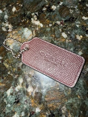 COACH NEW YORK Bolso Llavero Cuero Borgoña Dije Llavero Etiqueta Colgante Foto 1 de 3