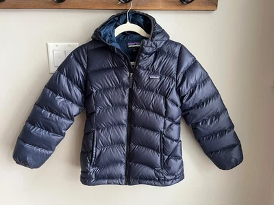 Usado en Excelente Condición Patagonia Plumón Suéter con Capucha Chaqueta acolchada Niños Niñas Grande 12 Azul Foto 1 de 4