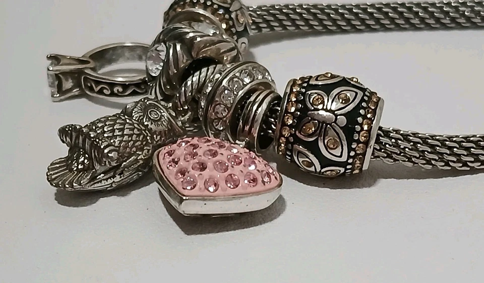 Pulsera BRIGHTON Multi Dijes Rosa Corazón Búho Anillo 2 Mariposas *Falta Piedra  Foto 1 de 4