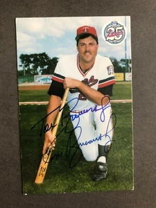 Minnesota Twins TOM BRUNANSKY autographed 1986 Team Issue Postcard - Picture 1 of 1