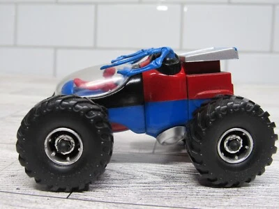 Regener8'rs Marvel Heroes Spider-man se transforma en 8 camiones Foto 1 de 4