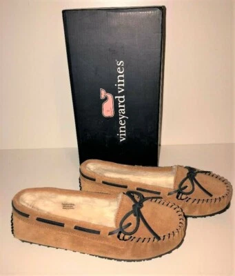 NIB Vineyard Vines Holiday Suede Slippers Natural & Blue Big Kids/Youth Size 6 - Image 1 of 4