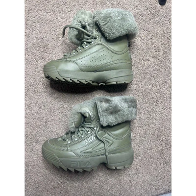 FILA Disruptor 剪绒靴 儿童 13 码 橄榄绿色皮革 冬季毛皮 — 第 1/4 张图片