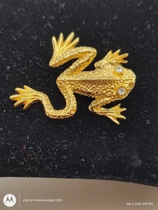 ST. JOHN Vintage Brosche Anstecknadel goldfarben Frosch Strass Augen TOLLES GESCHENK TOP - Bild 1 von 7