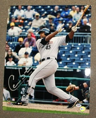 Carlos Lee Signed 16x20 Photo PSA/DNA G32104 Houston Astros - Image 1 of 3