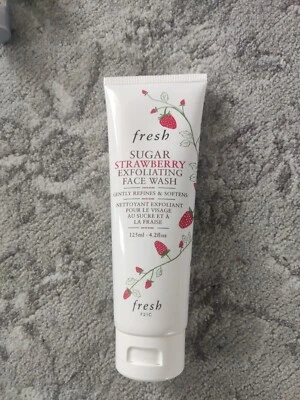 Fresh Sugar Strawberry Exfoliant Face Wash 125ml Brand New And Sealed RRP£32 - Image 1 of 3
