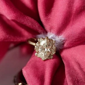 Anello di Fidanzamento 1,40 Ct Certificato IGI Taglio Marquise Coltivato in Laboratorio 950 Platino - Foto 1 di 14