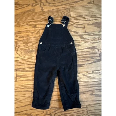 Mono de pana negro Carters 24mos mameluco usado en excelente estado 100 % algodón otoño invierno Foto 1 de 4