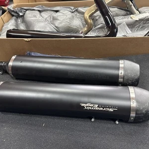 2025 CVO ST Pipes And Composite Exhaust Tips. - Picture 1 of 6