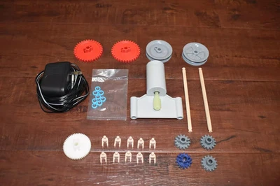 K'nex AC 12 Volt Motor, Adapter & White Worm Gear Knex Replacement Part 80011 - Image 1 of 3