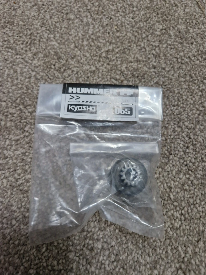 DEAGOSTINI BUILD YOUR OWN HUMMER H1 RC CAR #65 ENGINE CLUTCH BELL - Image 1 of 1