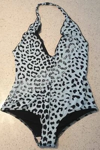 TRAJE DE BAÑO DE DISEÑO HECHO EN ITALIA Azul y Negro con estampado animal diamante cuello halter S - Imagen 1 de 6