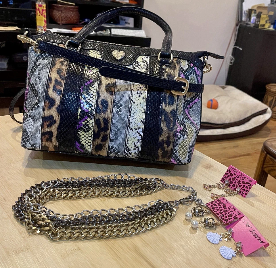 Betsey Johnson Crossbody Tote, /w Jewelry Necklace&3pairsEarrings,FreeS/h - Image 1 of 4