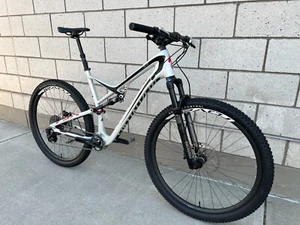 2015 Specialized Camber Elite Carbon 29 - XL - Picture 1 of 17