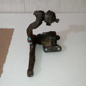 Toyota Land Cruiser FJ40 BJ40 Center Arm Bracket - Picture 1 of 7