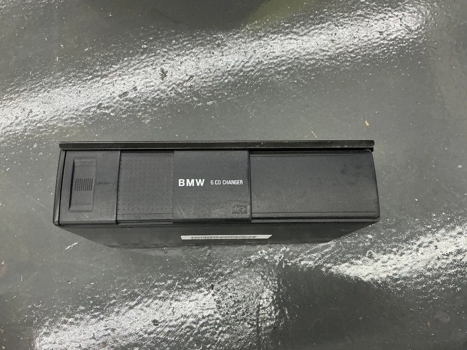Cambiador de 6 CD con cargador BMW E36 328i 323i M3 1995-2003 OEM 82111469404 Foto 1 de 4