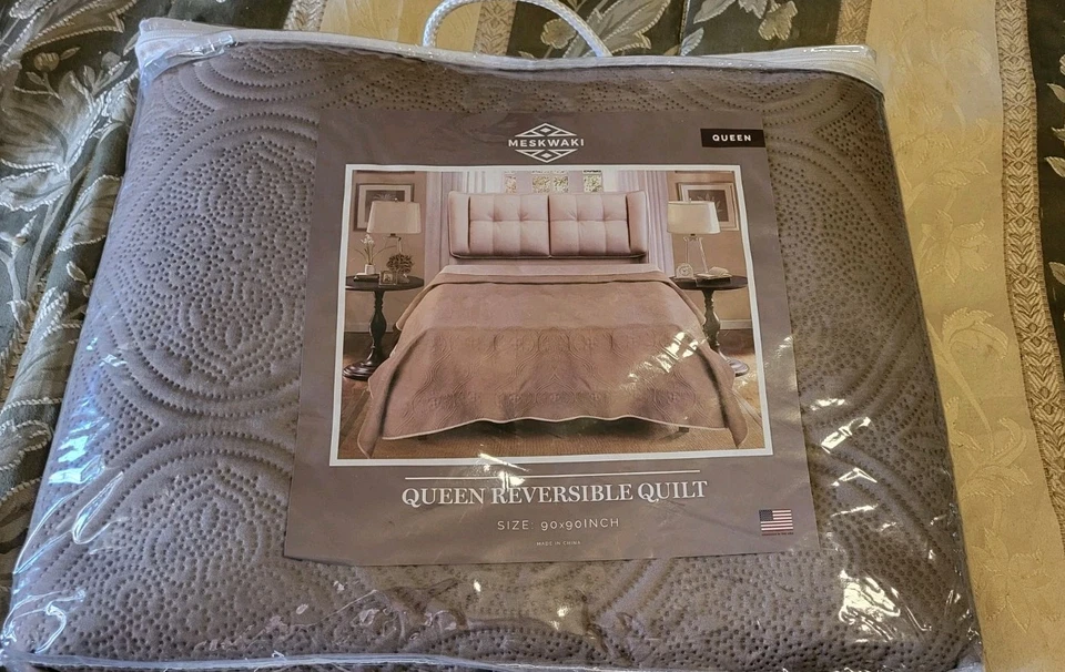 Meskwaki queen reversible quilt 90x90 in brown tan white back comfort soft - Image 1 of 4