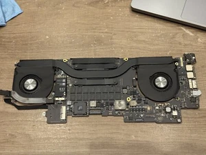 MacBook Pro A1398 połowa 2014 Płyta logiczna 2,8 GHz Core i7 16 GB iGPU Problem! Czytaj! - Zdjęcie 1 z 6
