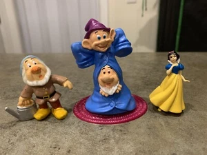 Snow White and 3 of the Dwarfs PVC Figures Lot of Three Cake Topper - Picture 1 of 3