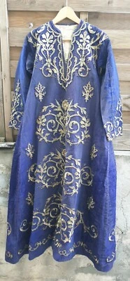 Caftán oriental azul con bordado de hilo de plata, siglo XIX Foto 1 de 4
